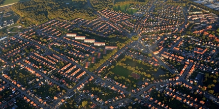 Dronebillede af nabolag  